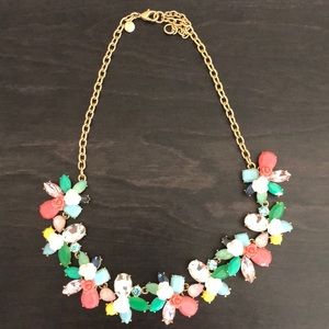 EUC Floral necklace
